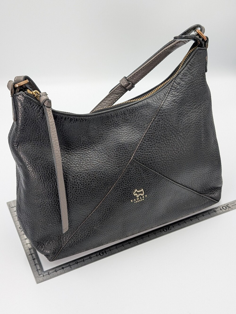 Radley Alpha Road Medium Shoulder Bag In Pebbled Black And Grey Leather - Picture 7 of 13